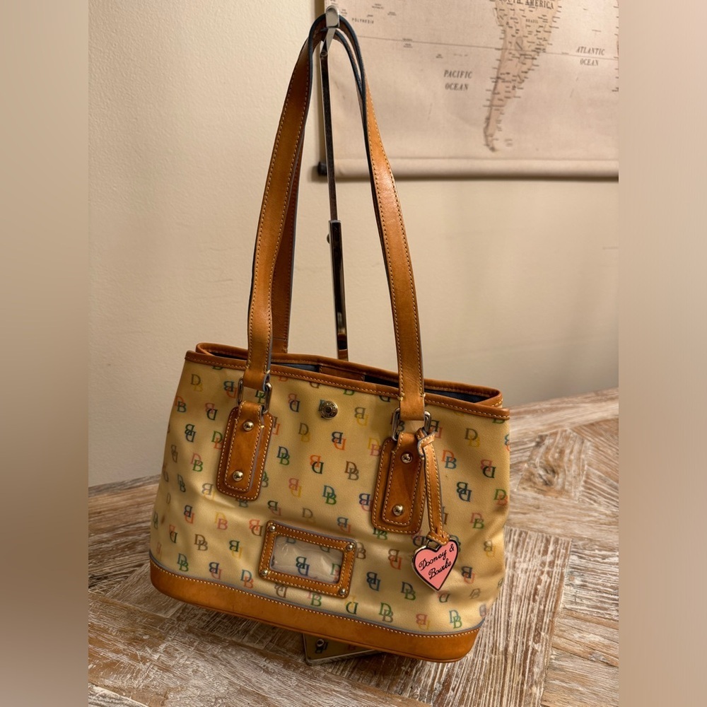 Vintage Dooney & Bourke 👛